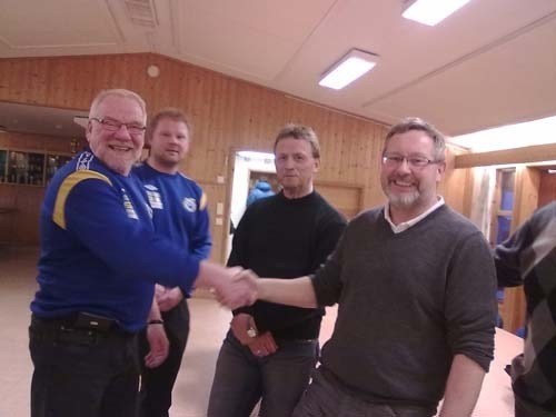 Ove Aanonsen takkes av Rudolf Larsen