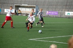 Fotball på knstgresbanen