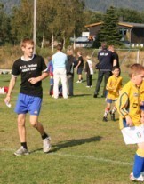 Erik Christiansen dømmer fotball